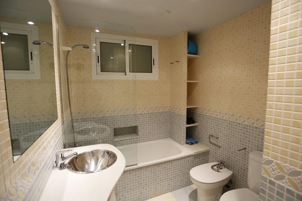 Apartamentos Alquihouse Vilafortuny Cambrils Szoba fotó